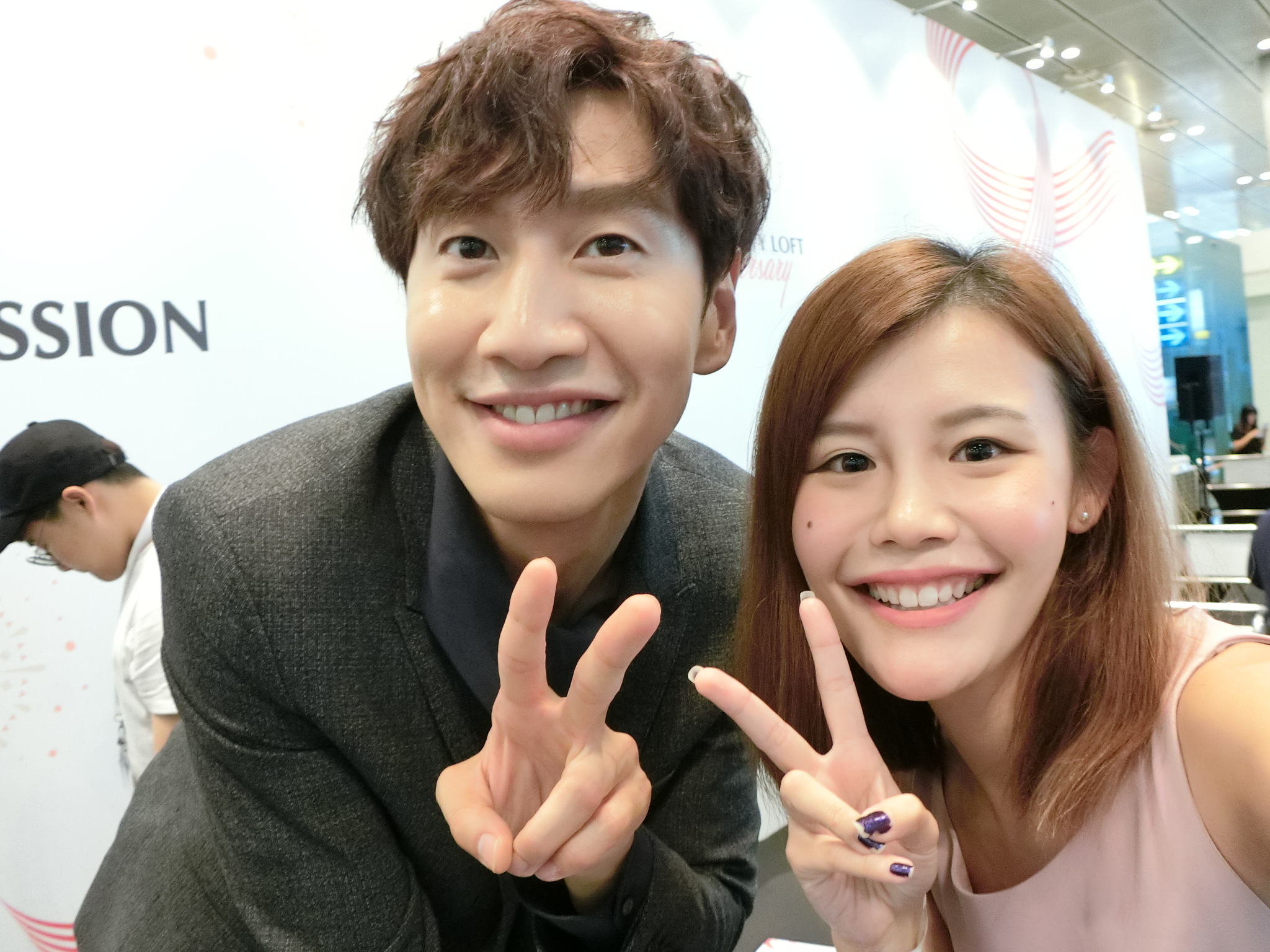 Lee Kwang Soo Appearance at Shilla Duty Free Singapore